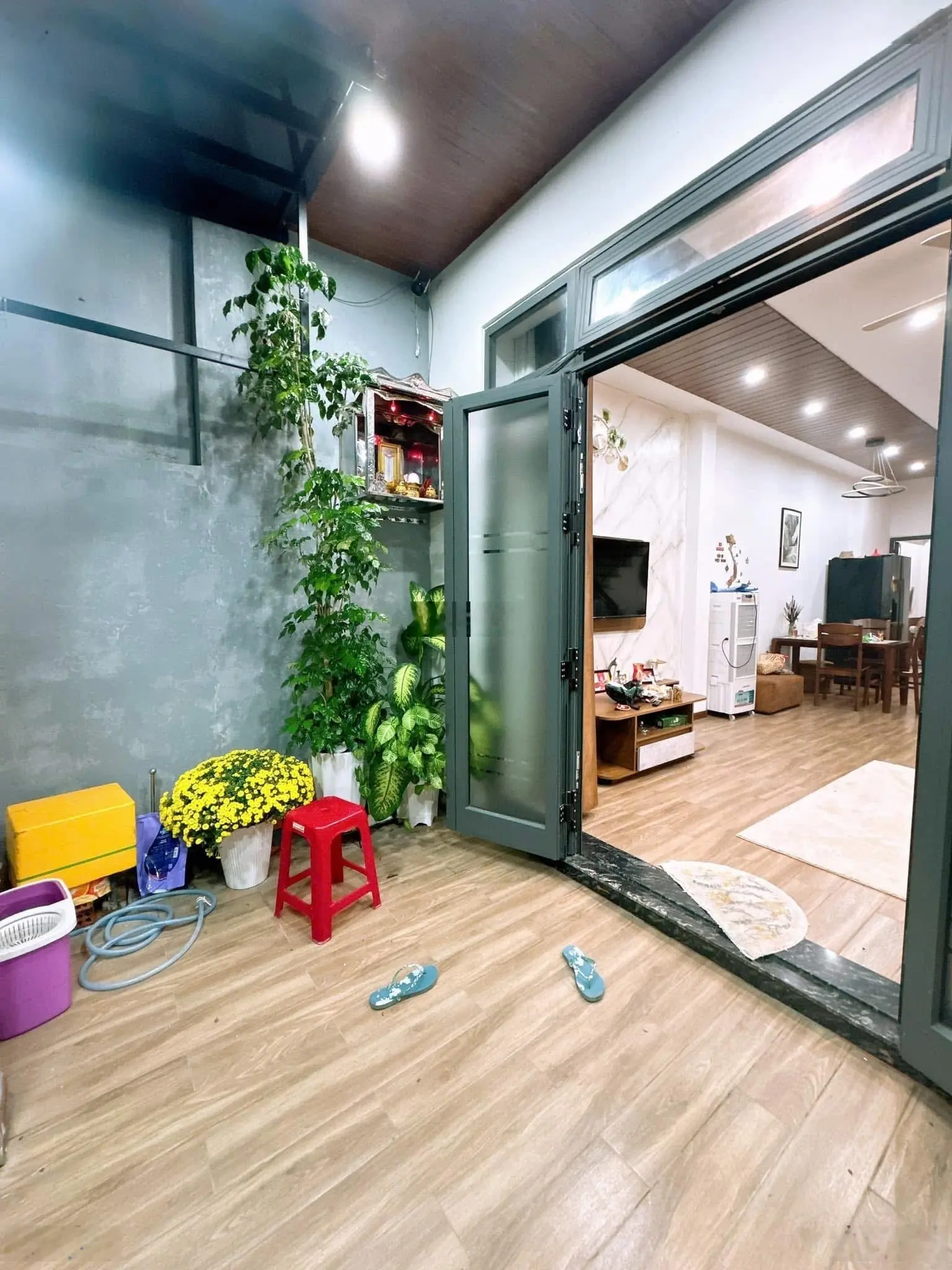 Nhà 2mê rưỡi kiệt 62/12/2 Nguyễn Huy Tưởng Vị trí : cách đường chính 30m,