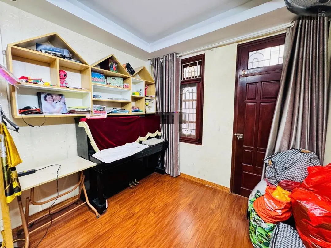Bán nhà đẹp đống đa 35m 4tầng ngõ thông giá 7,x tỷ