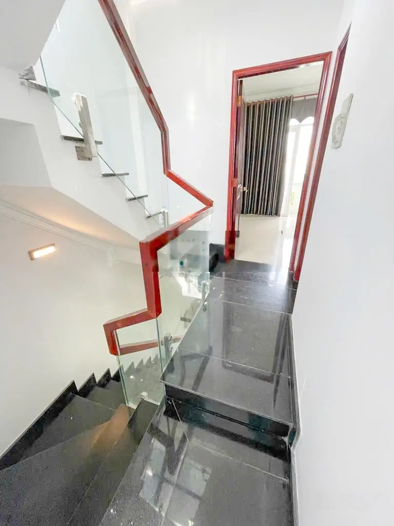 Ngay trung tâm - Tân Phú nhà 3 tầng chỉ hơn 5 tỷ