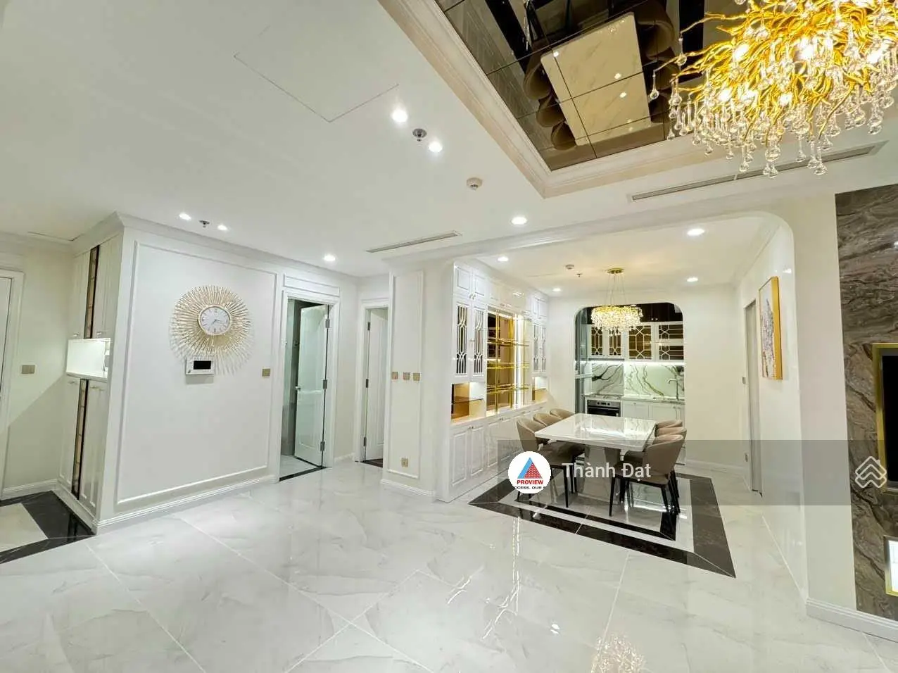 Cần bán căn hộ Vinhomes Central Park với 3pn, 100m2 full nội thất cao cấp