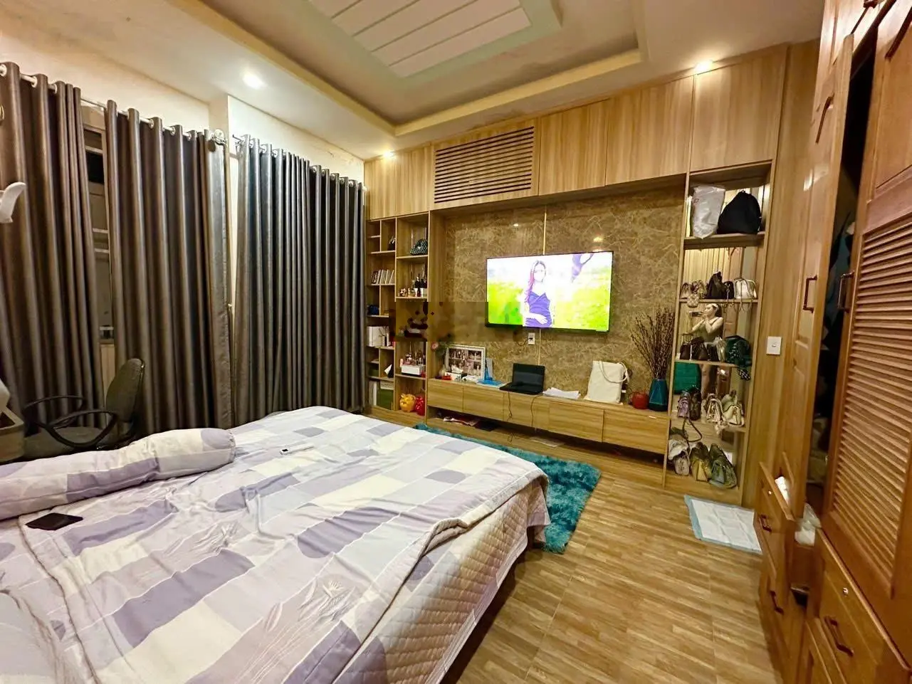 Nhà 1 trệt 2 lầu kcd Toa xe lửa dĩ an