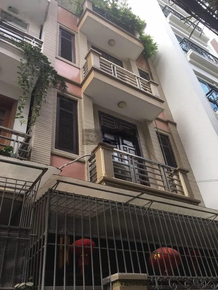Đẹp nhất Cầu Giấy - nhà 2 mặt ngõ - ô tô - kinh doanh 65m2 4 tầng kiên cố mặt tiền rộng giá 13,9 tỷ