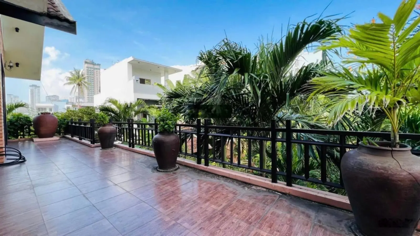 Bán biệt thự vip 5 sao đường Mỹ Khê 4, cách biển vài bước chân, DT 450m, ngang 15m - giá 48 tỷ 5 TL
