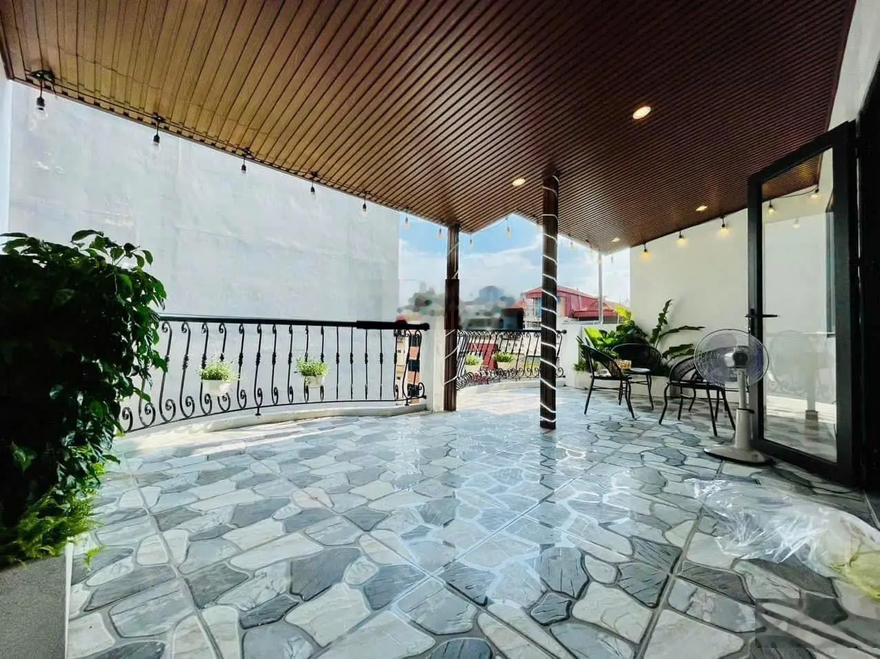 Nhà đẹp xe hơi vô hẻm 26 đường số 12 - 68m2 x 5m x 3 lầu kinh doanh tốt chỉ 5.15 tỷ