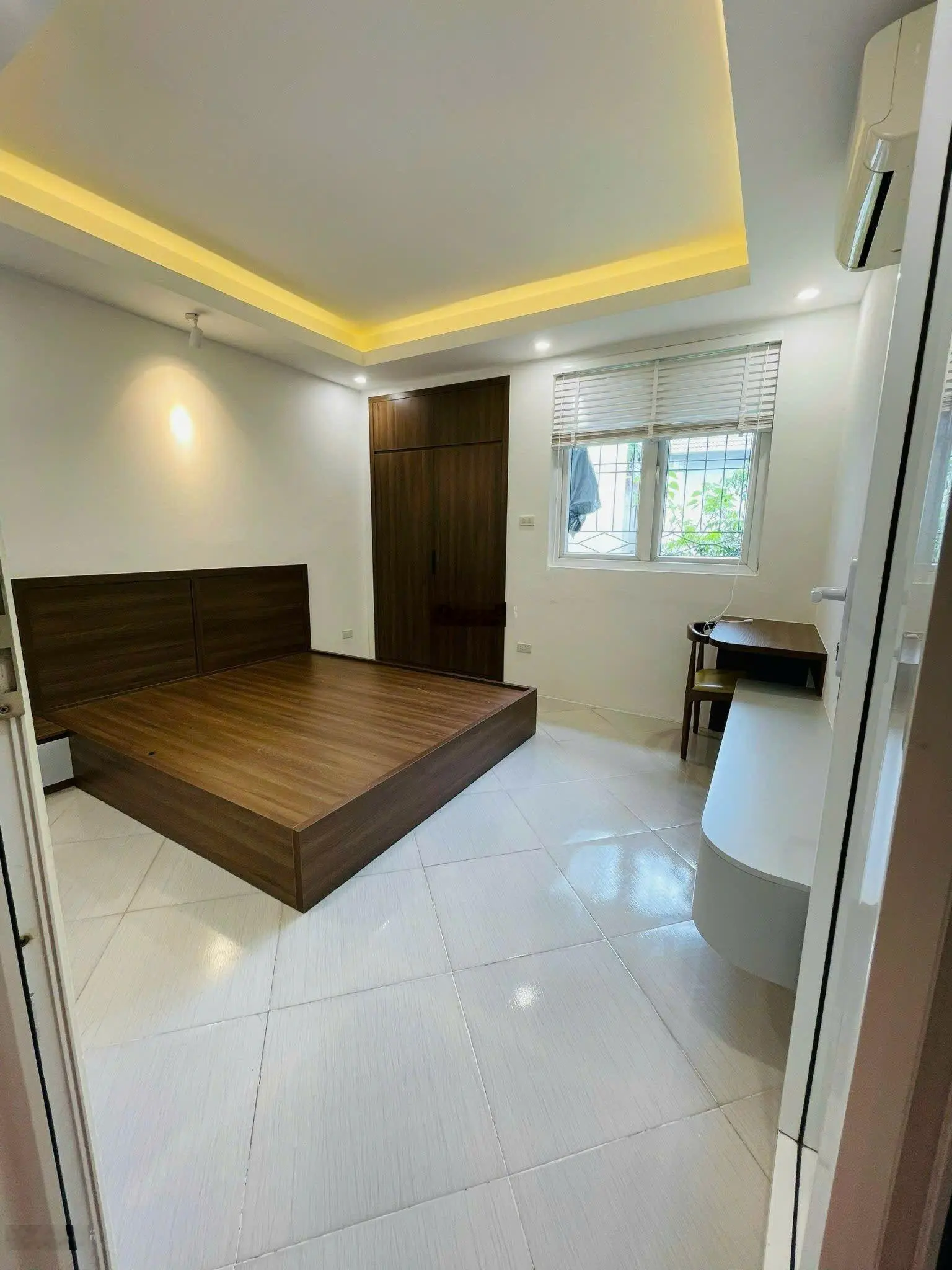 Bán nhà dòng tiền ổn định ở Nghi Tàm, quận Tây Hồ, gần ô tô