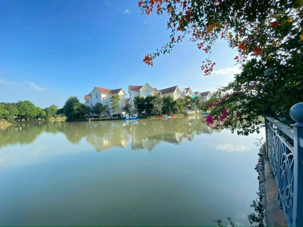 Bán gấp BT Bằng Lăng 03 - 02 hướng ĐB, diện tích 408m2 xây dựng 712m2 căn thô view sông rộng, 110tỷ
