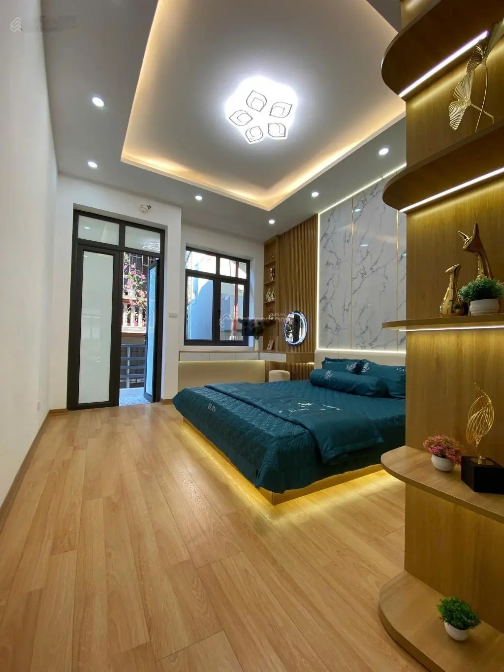 Nhà hót - Thanh Nhàn - ngõ thông - kinh doanh - 5 tầng đẹp - full nội thất - nhỉnh 9tỷ