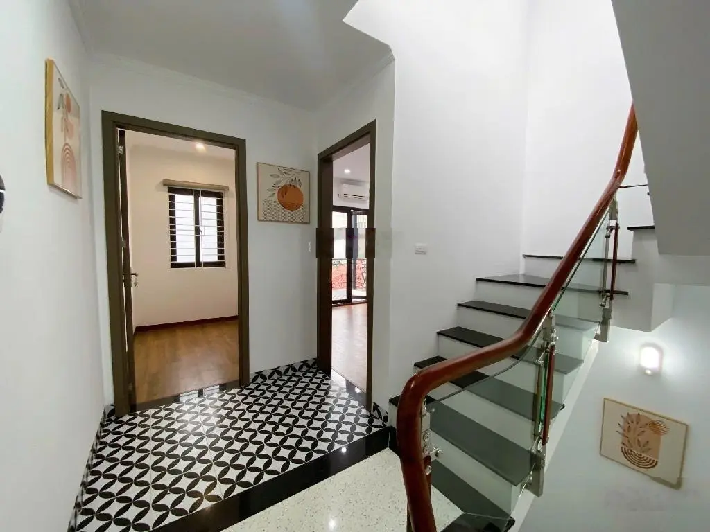 Nhà An Dương, 5 tầng xây mới, đầy đủ nội thất, thiết kế sân vườn, ban công thoáng sáng, tiện nghi