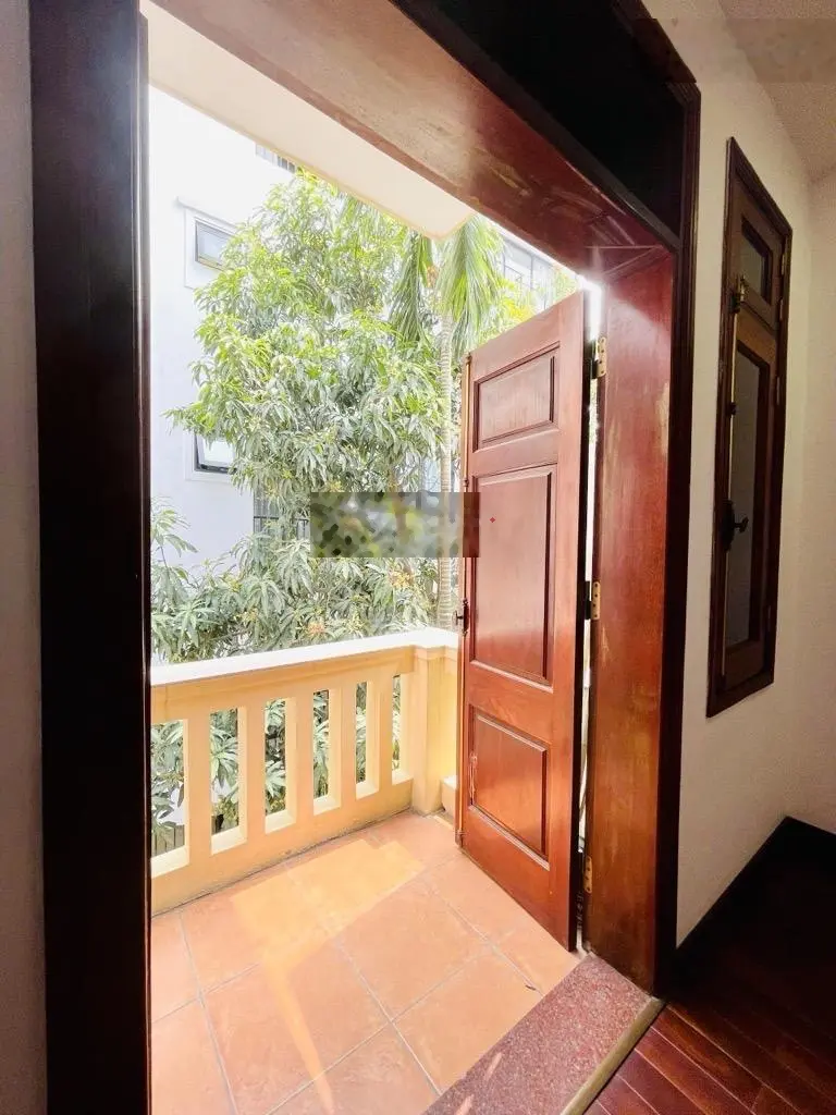 Nhà dân xây - chắc chắn - full công năng -ô tô - ngõ thông - an ninh an sinh đỉnh - trung tâm tây