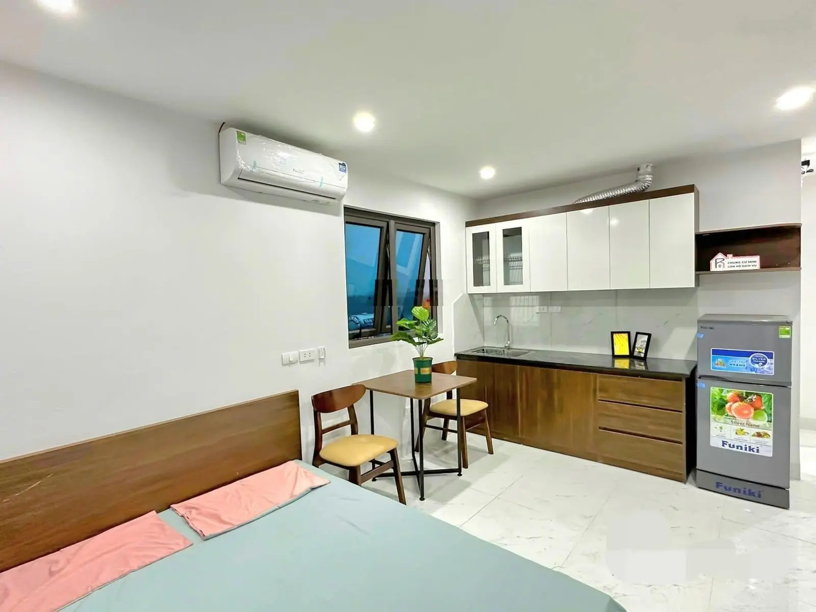 Bán nhà mặt phố Lạc Long Quân, siêu đẹp, siêu hiếm, 51m, 7 tầng, có Thang máy, kinh doanh đỉnh