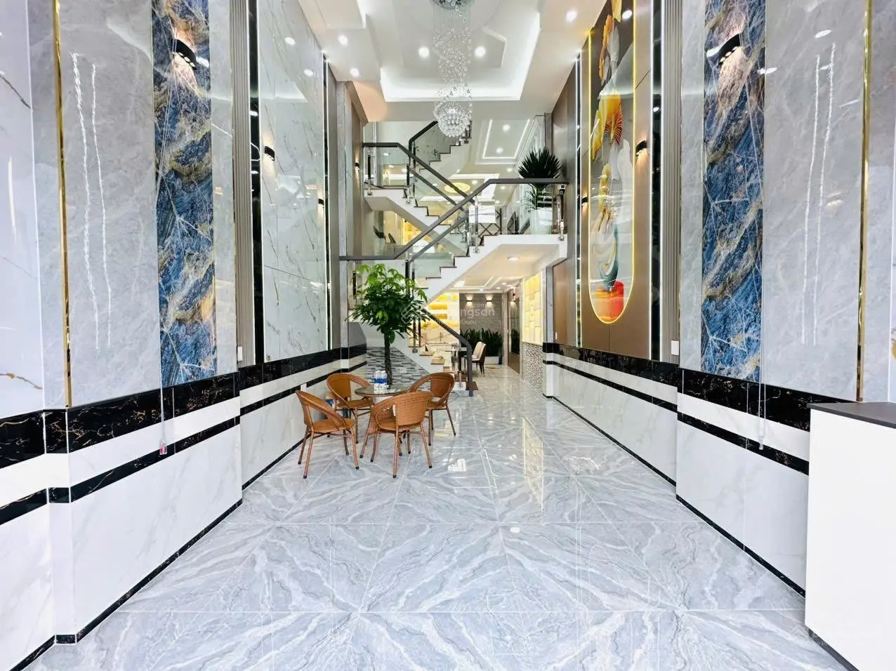 Nhà phố 4m x 15m.Xây 1 lửng 2 lầu full nội thất hẻm 8m gần mặt tiền đường Lâm Thị Hố
