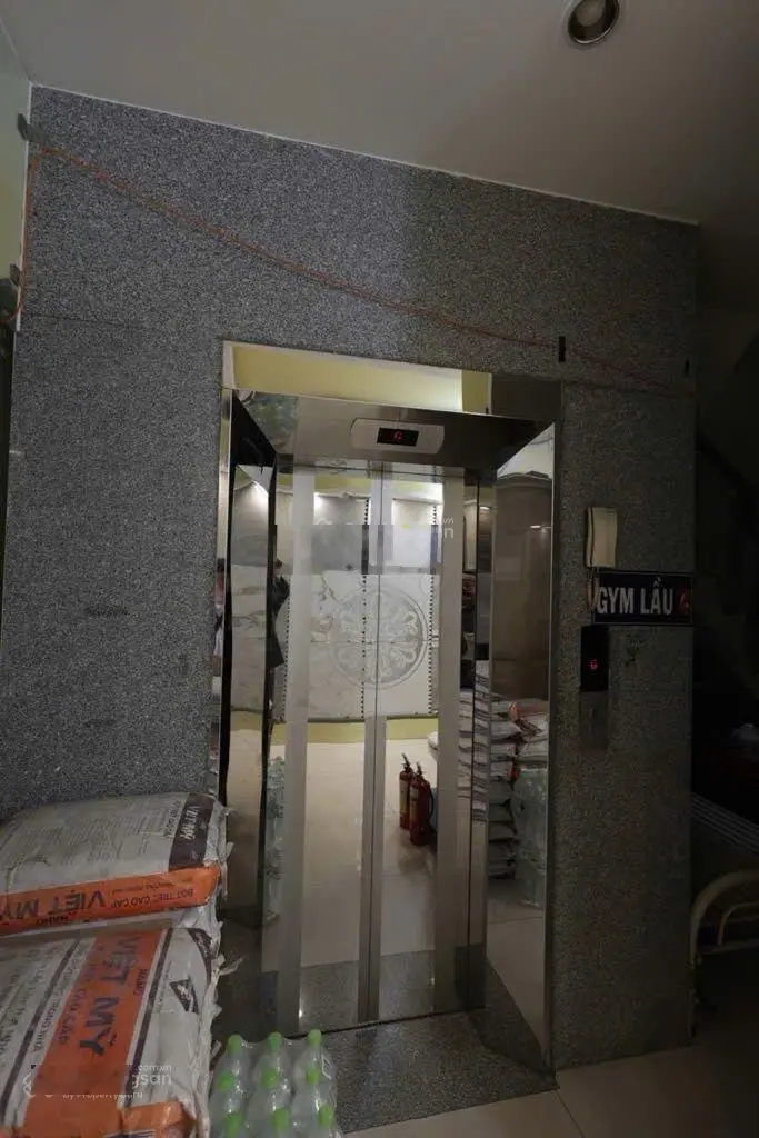 Bán tòa nhà 5 tầng mặt tiền Hà Huy Giáp Ngã Tư Ga- Thạnh Lộc-Thanh Xuân- 269m2