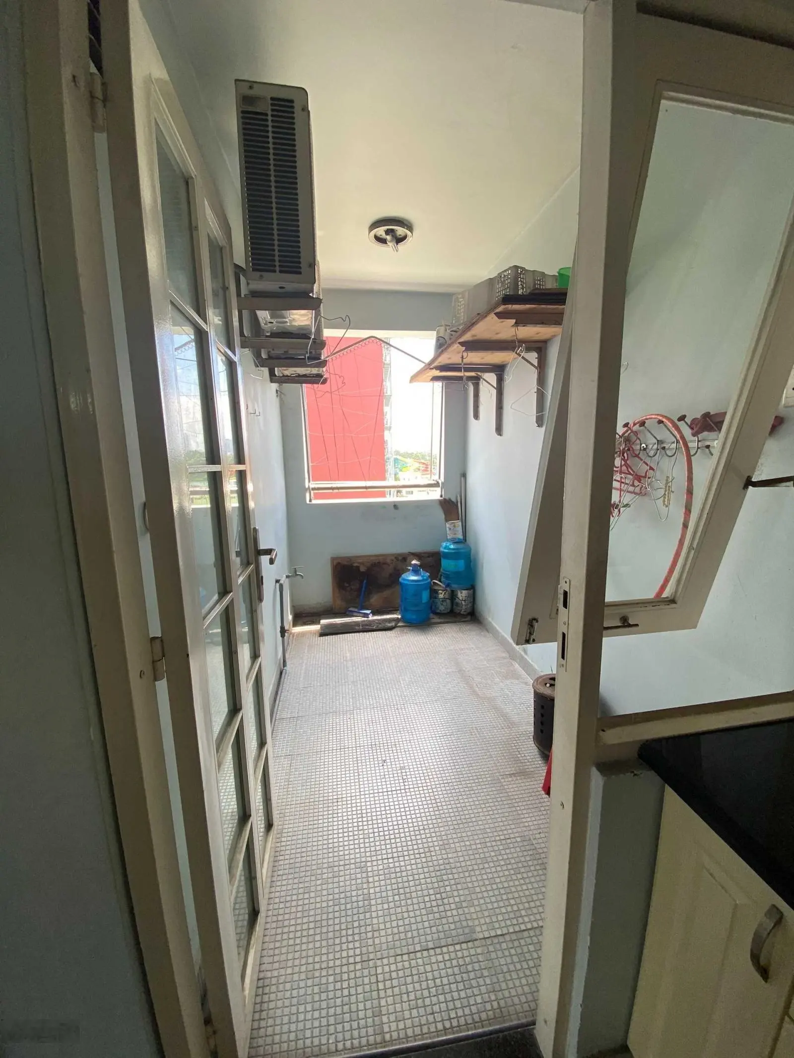 Chủ bán căn hộ Sacomreal Hòa Bình, diện tích 60m2, 2 phòng ngủ, giá 2.4 tỉ, sổ hồng lâu dài