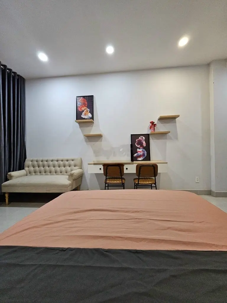 Nhà Hoàng Hoa Thám giáp Phú Nhuận HĐT 30tr, hẻm oto, giá 9.5 tỷ
