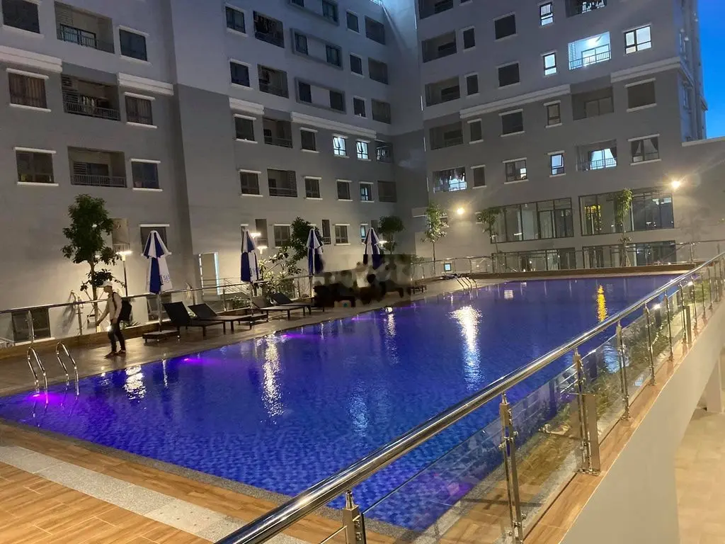 Bán gấp căn hộ chung cư Fresca Riverside, 2 phòng ngủ, 2wc, 70m2, view hồ bơi