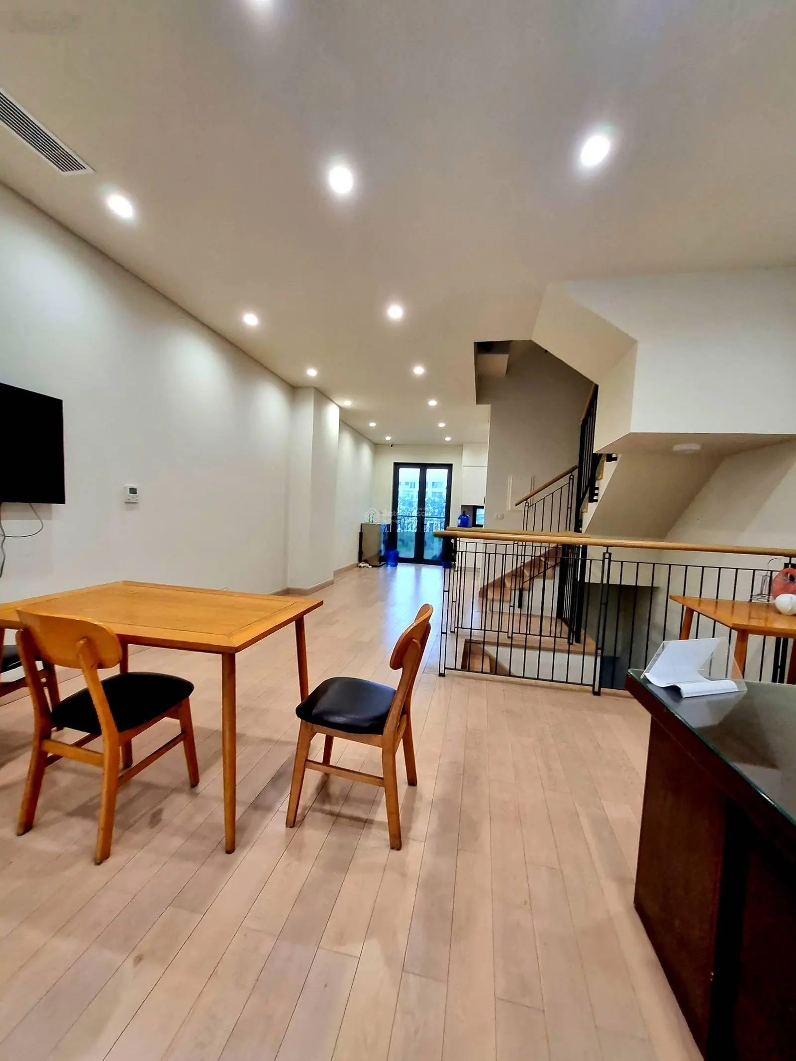 Cần bán nhà liền kề khu vip The Manor Nguyễn Xiển - DT 75m2 - MT 5m - 5T thang máy - giá nhỉnh 32tỷ