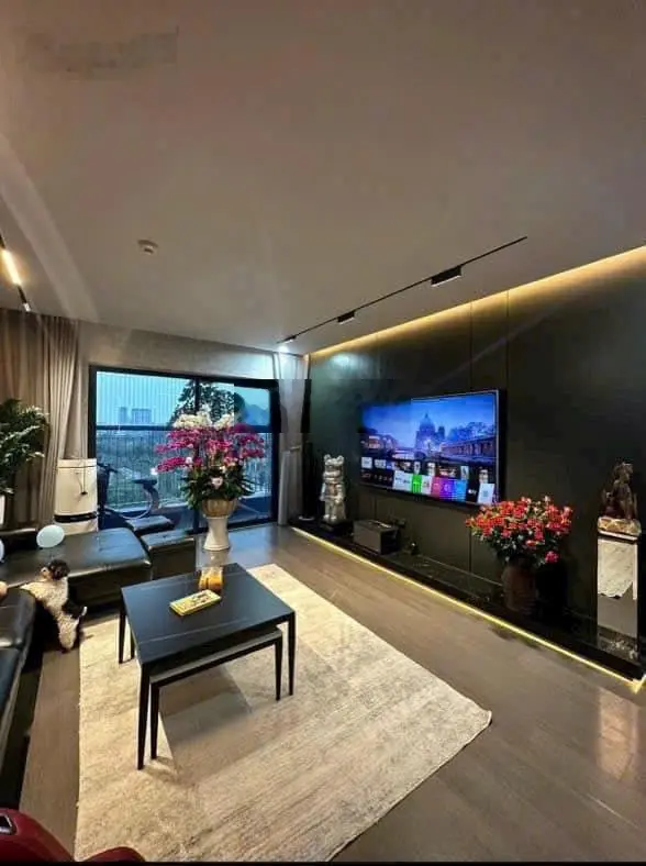 Chính chủ cần Bán CH sẵn sổ lâu dài, trục hoa hậu, tầng cực đẹp 131m2 tại FLC Complex. Giá 5xtr/m2