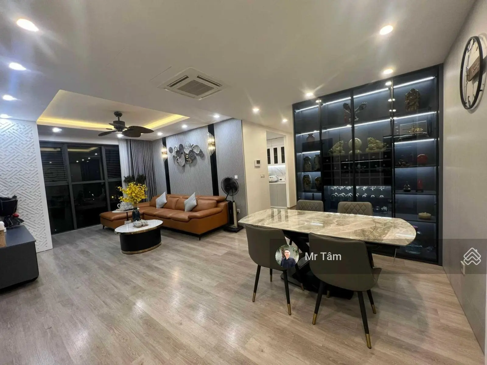 Chính chủ bán căn hộ 2 ngủ FLC Complex, 36 Phạm Hùng, DT: 70m2, giá 4 tỷ đầy đủ nội thất