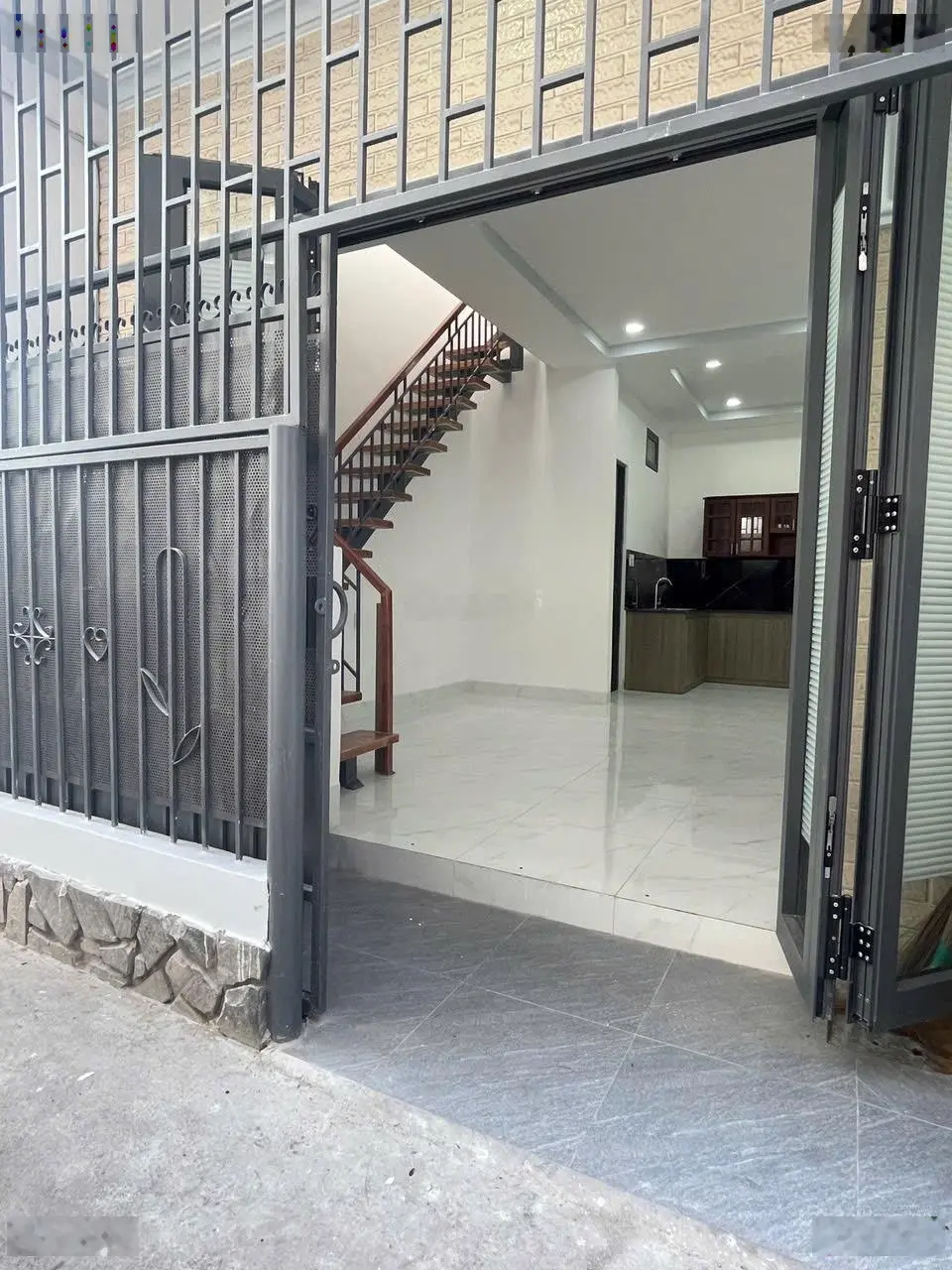 Bán nhà 2 tầng hẻm gần 2/4, Vạn Thạnh, TTTP Nha Trang. Chỉ 2 tỷ 450 triệu