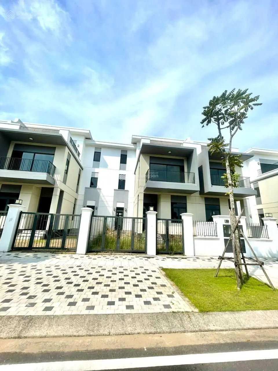 Bán nhà phố Aqua City 6.6 tỷ gồm VAT, DT 8x20m