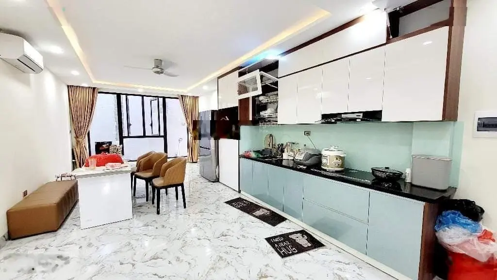 Bán nhà Cổ Linh tư đinh44m2 giá chào 10tỷ nhỉnh, đầy đủ tiện ích:trường, chợ siêu thị,giao thông