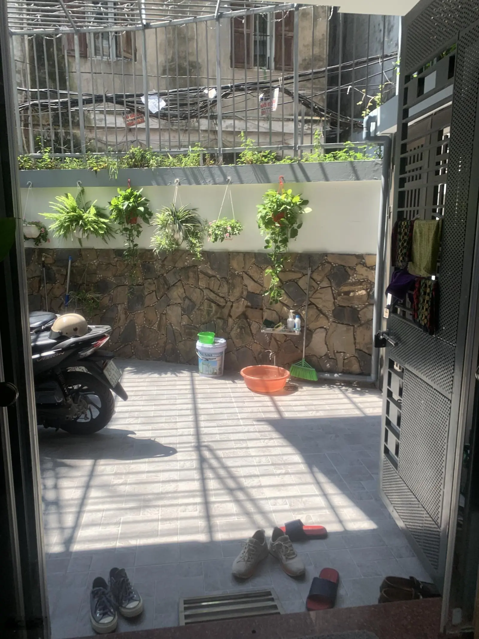 Bán nhà Trương Định 80m-10m ra mặt phố-thang máy 5T - sân để xe riêng-nhà đẹp - T1 kinh doanh-6ngủ
