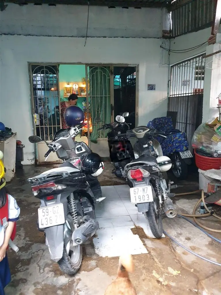Chủ kẹt tiền bán gấp nhà SHR 4x20, gần ngã 5 Chợ đầu mối Hóc Môn