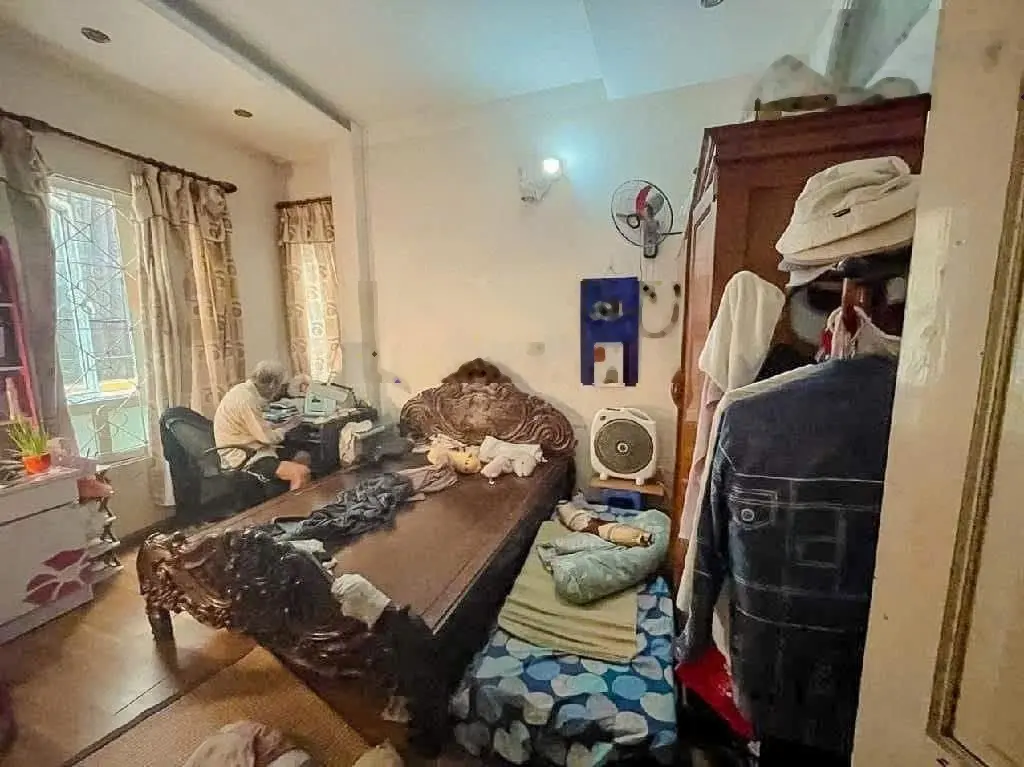 Chính chủ cần tiền bán gấp - nhà Vương Thừa Vũ - phân lô ô tô tránh - kinh doanh tốt, giá rẻ