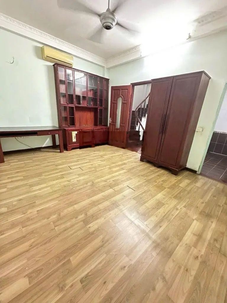 Nhà Phố Nguyễn Hoàng - Ô tô đỗ - 35m - 5 tầng - Mặt tiền 5m - Tầng 1 thông sàn kinh do