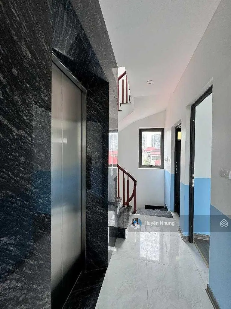 Mặt phố hồng tiến, dt 46m*6 tầng, mt 6.2m, vị trí kim cương,thang máy, siêu kinh doanh