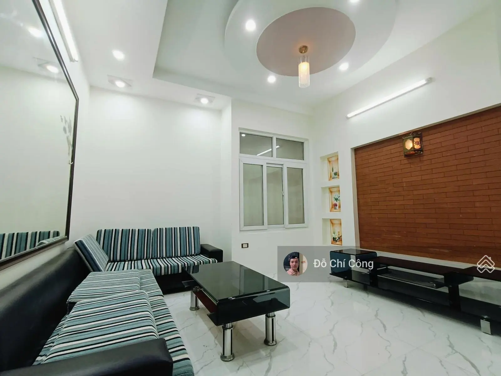 Lạc Trung - Yên Lạc - ô tô 7 chỗ đỗ cửa - ngõ thông ô tô