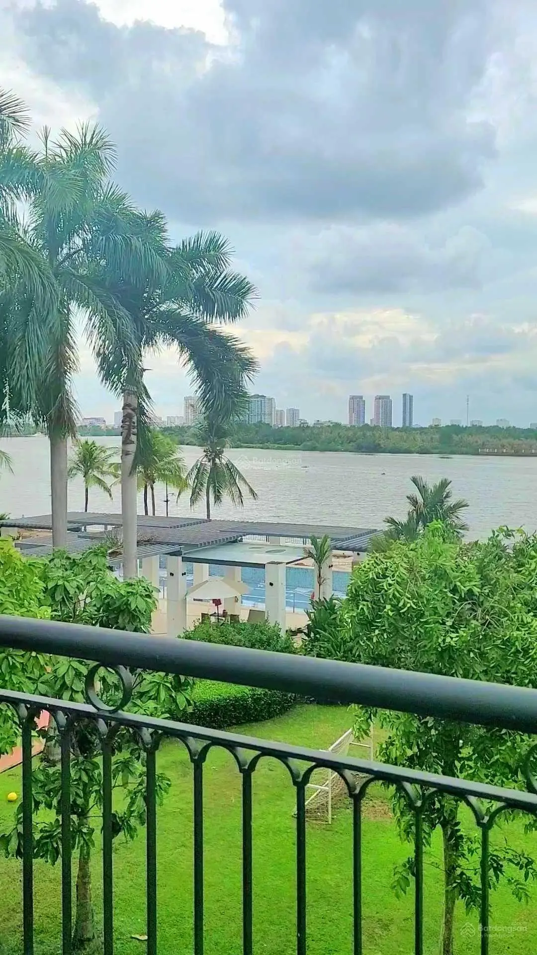 Siêu đẹp biệt thự 3 mặt tiền-trực diện sông & công viên - Bảo vệ 24/24-gần 600m2 trệt 2L - 249 tỷ
