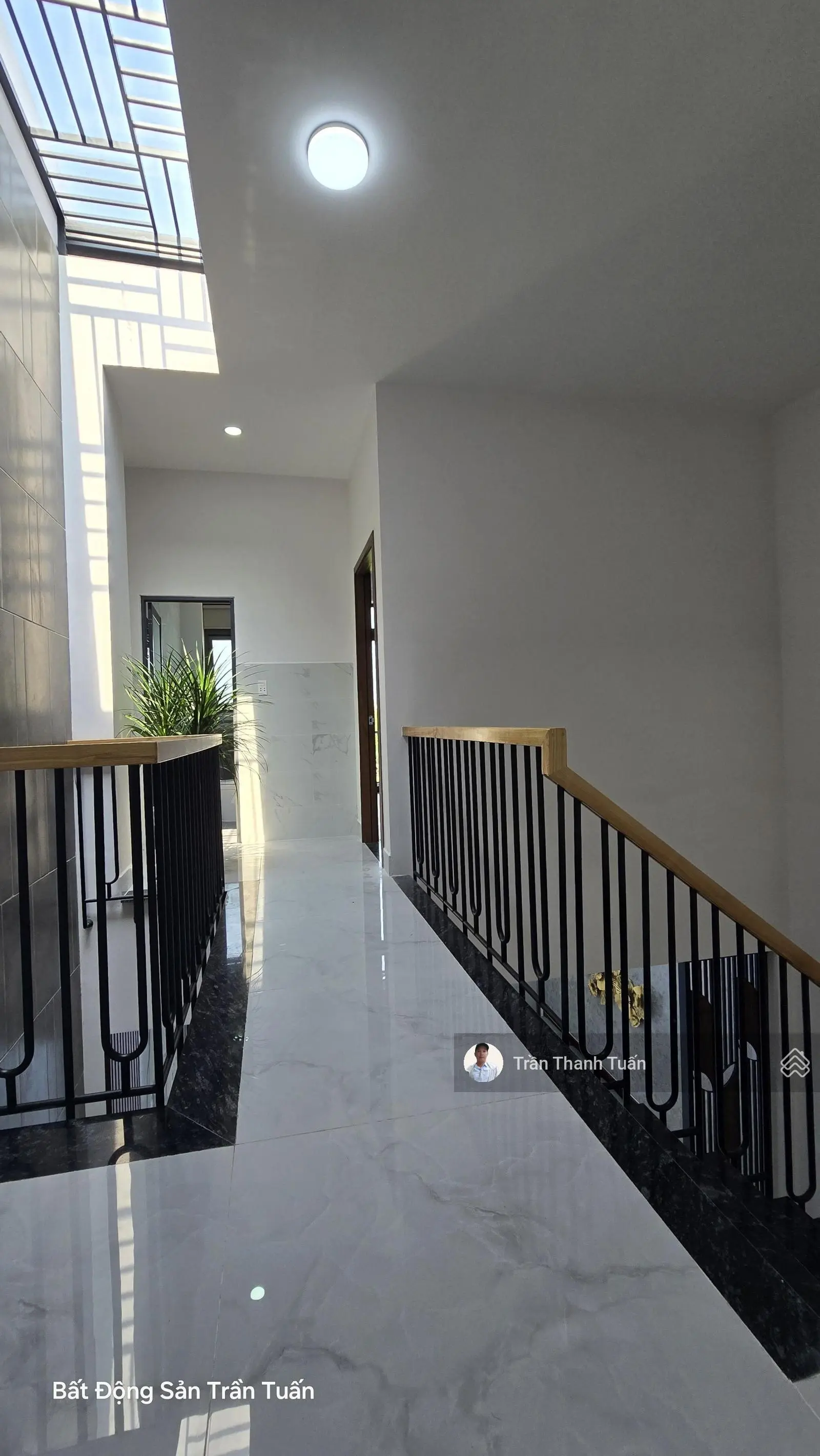 Siêu Phẩm Đẹp 5x23 sổ hồng Hoàn công, ngay trung tâm sát bên Cầu Lớn Hóc Môn