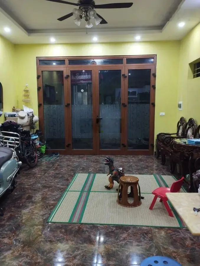 Cần tiền bán gấp nhà 40m2, 6 tầng - trung tâm Ba Đình gía hơn 10 tỷ