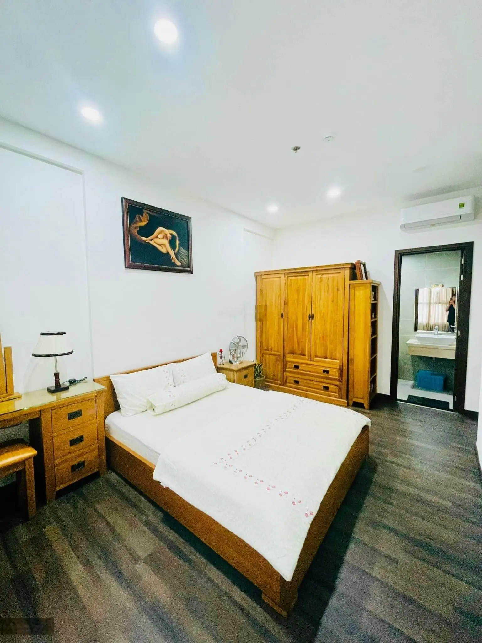 CHÍNH CHỦ BÁN CĂN HỘ WILTON NGUYỄN VĂN THƯƠNG 75M2 2 PHÒNG NGỦ VIEW LANDMARD THOÁNG MÁT GIÂ BÁN 1.9