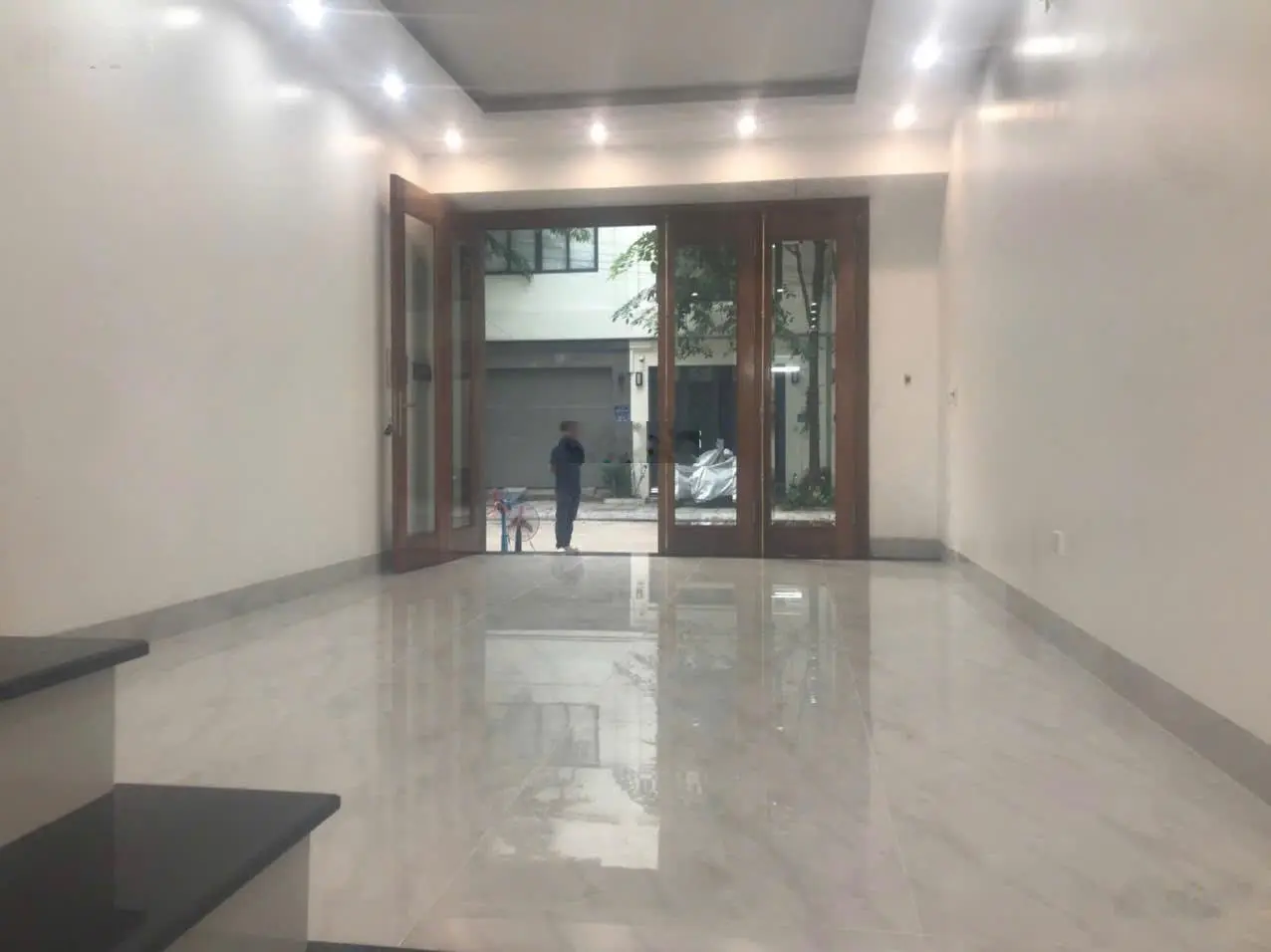 Chính chủ bán liền kề 80m2 khu C Geleximco Lê Trọng Tấn. Khu vực đã có dân cư về ở đông