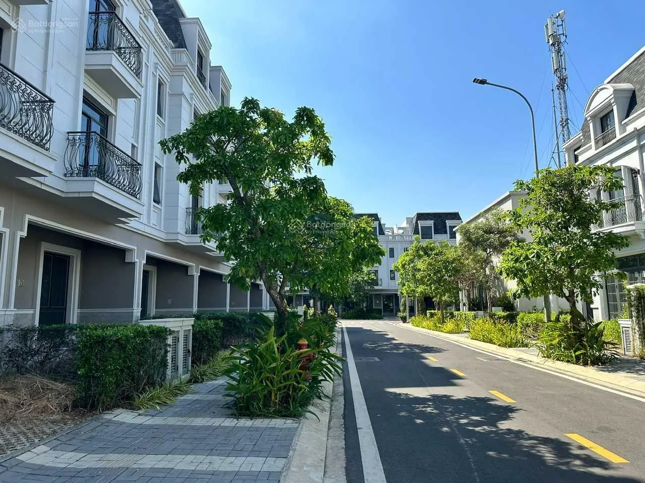 Bán gấp căn nhà phố góc 2 mặt tiền 160m2 Amelie Villa Phú Mỹ Hưng, chênh lệch nhẹ có thương lượng