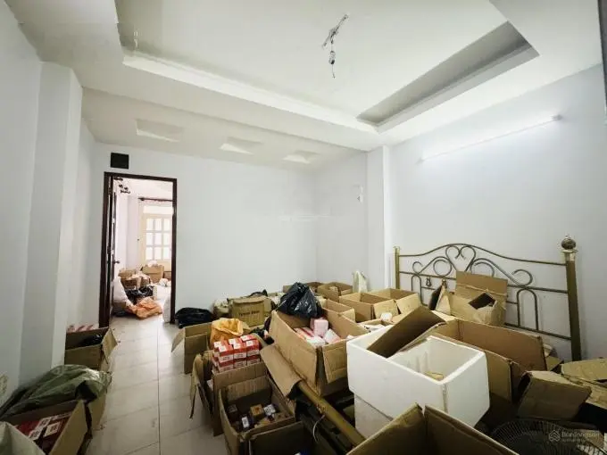 Tôi cần bán nhà triệu quang phục, quận 5. giá 3,9 tỷ/ 48m2 (4hx12m), 4 lầu có st, sổ sẵn hoàn công