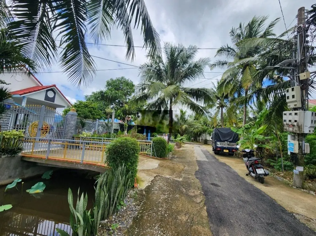380M ĐẤT NỀN BIỆT THỰ P.PHÚ TÂN CÓ SẴN 50M THỔ CƯ