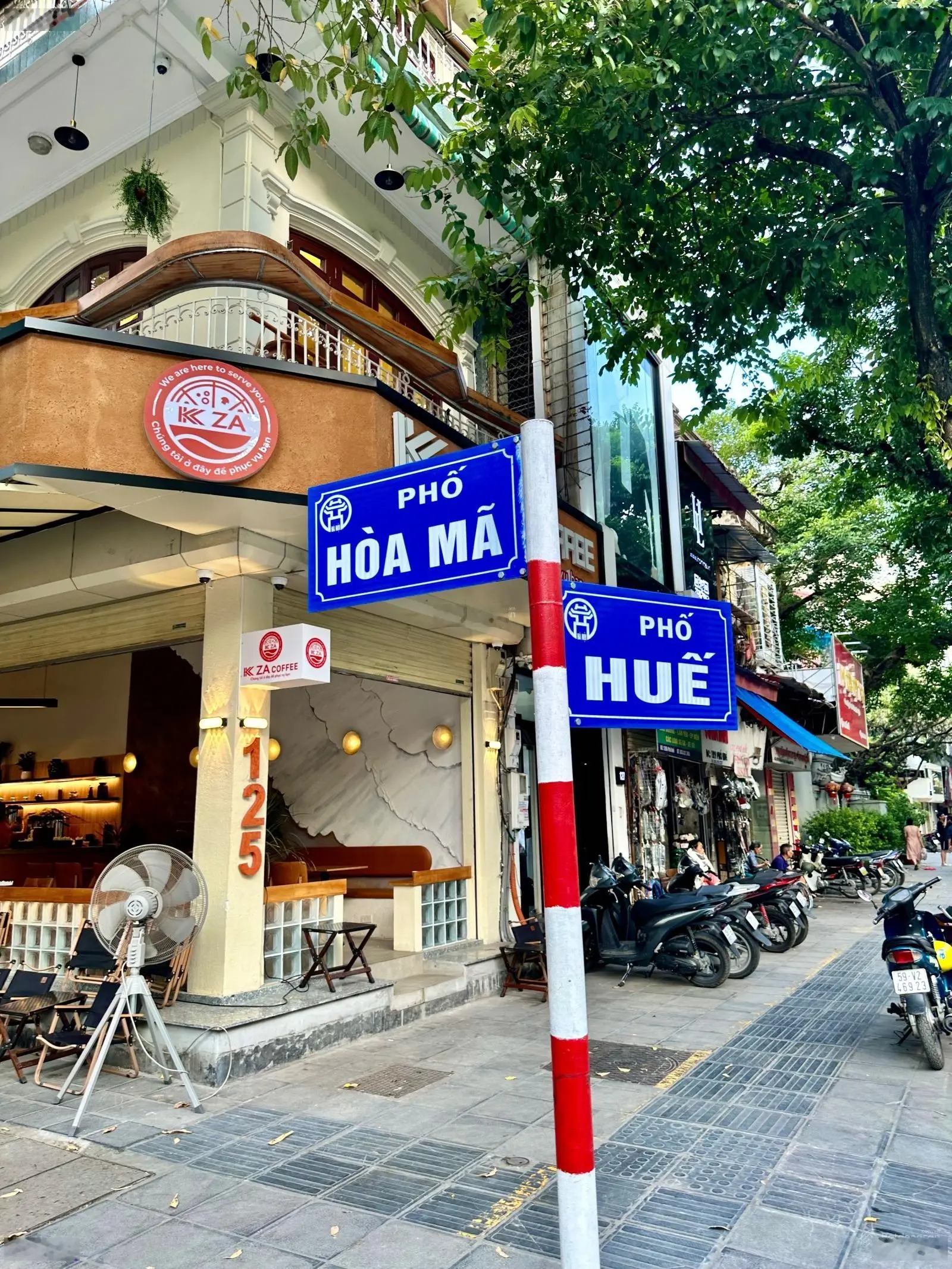 Cần bán nhà mặt Phố Huế, Hai Bà Trưng. DT sổ 160m2 x MT 8,2m. Vị trí nhà rất đẹp - Gần Phố Hàng Bài