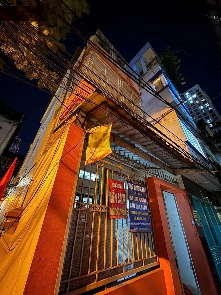 Bán nhà phố nguyễn trãi, thanh xuân, ô tô vào nhà 45.8m2- mặt tiền 3.9m-3 tầng- 8 tỷ 750