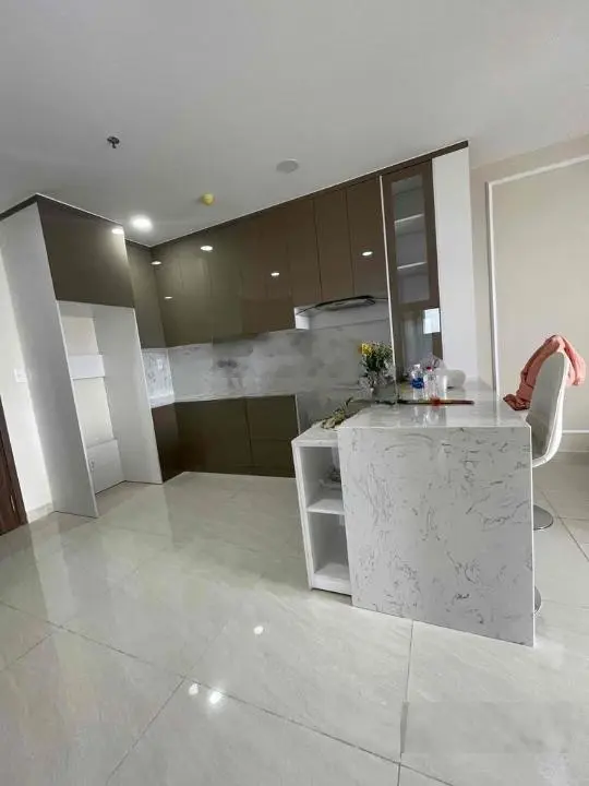 Bán căn hộ Park Legend, 3PN, 2WC, 98m2, Căn góc, nội thất cơ bản, giá 7 tỷ 250, LH 0908 435 ***