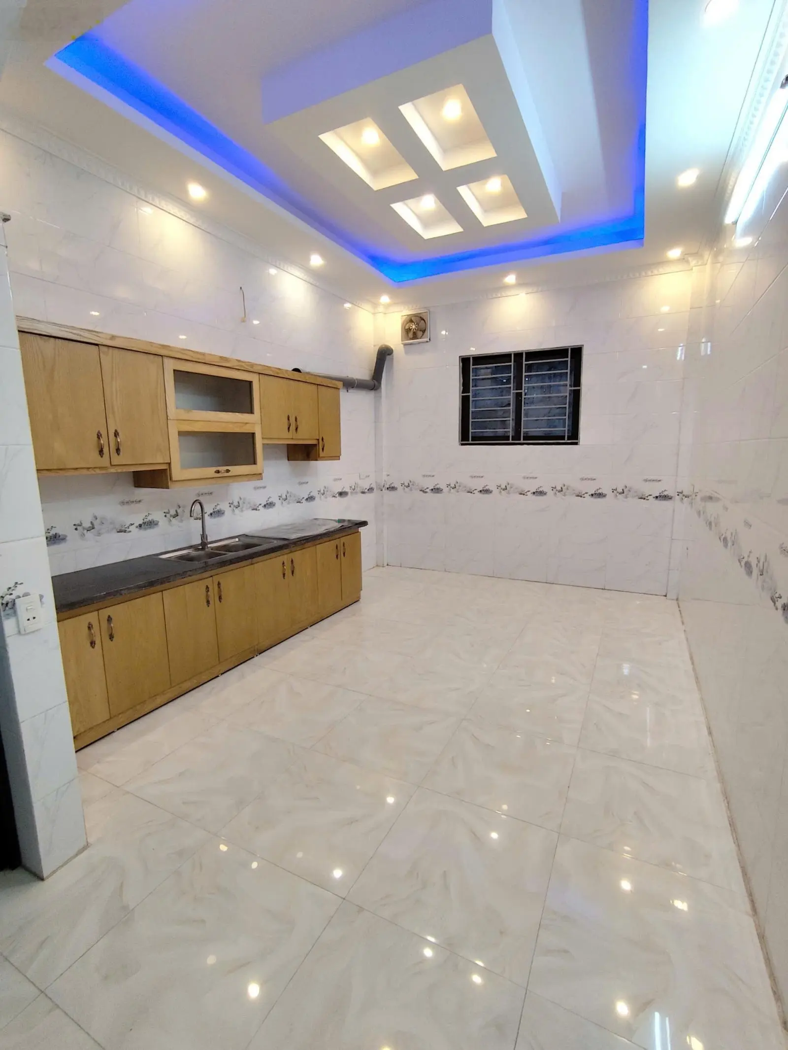Nhà Yên Nghĩa cực rộng 50m2*4T 5 ngủ ngõ nông 15m ô tô thông Giá 4.6 tỷ CTL Lh mr Khanh 0978 939 ***