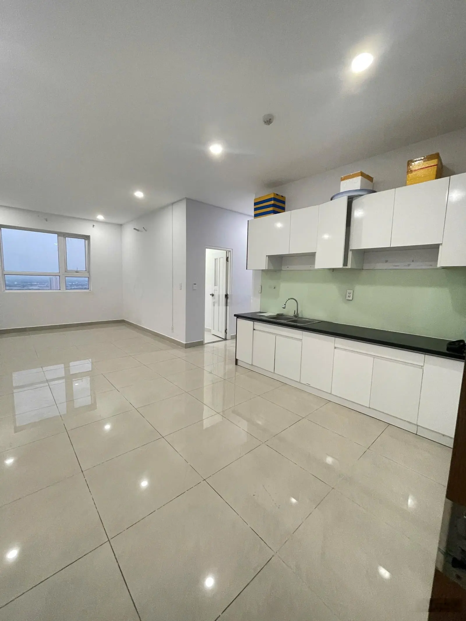 Chủ đổi công tác bán căn 92m2 3 ngủ 3tỷ790 - bớt lộc khách thiện chí