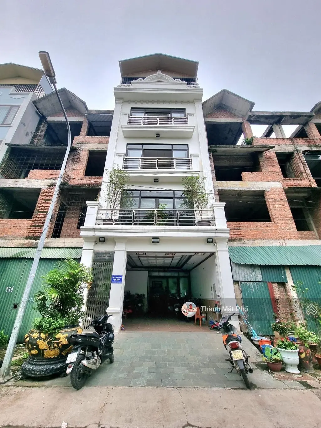 Bán nhà khu biệt thự LK Thượng Thanh, 90m2 6T 23.5 tỷ. Vỉa hè oto tránh, kinh doanh, thang máy