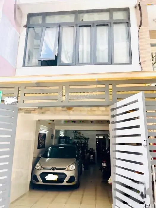 Bán nhà đang cho thuê 15tr/tháng - 94m2, chính chủ tại Bình Chánh