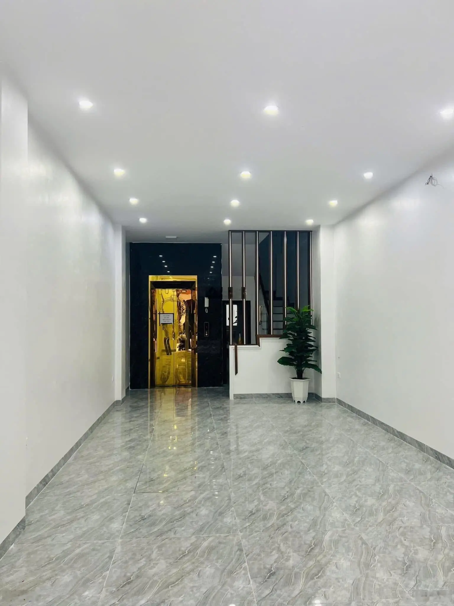 Siêu phẩm La Khê, Hà Đông, phân lô ô tô tránh, Dt 52m2 x 7t thang máy, kinh doanh full nội thất vip
