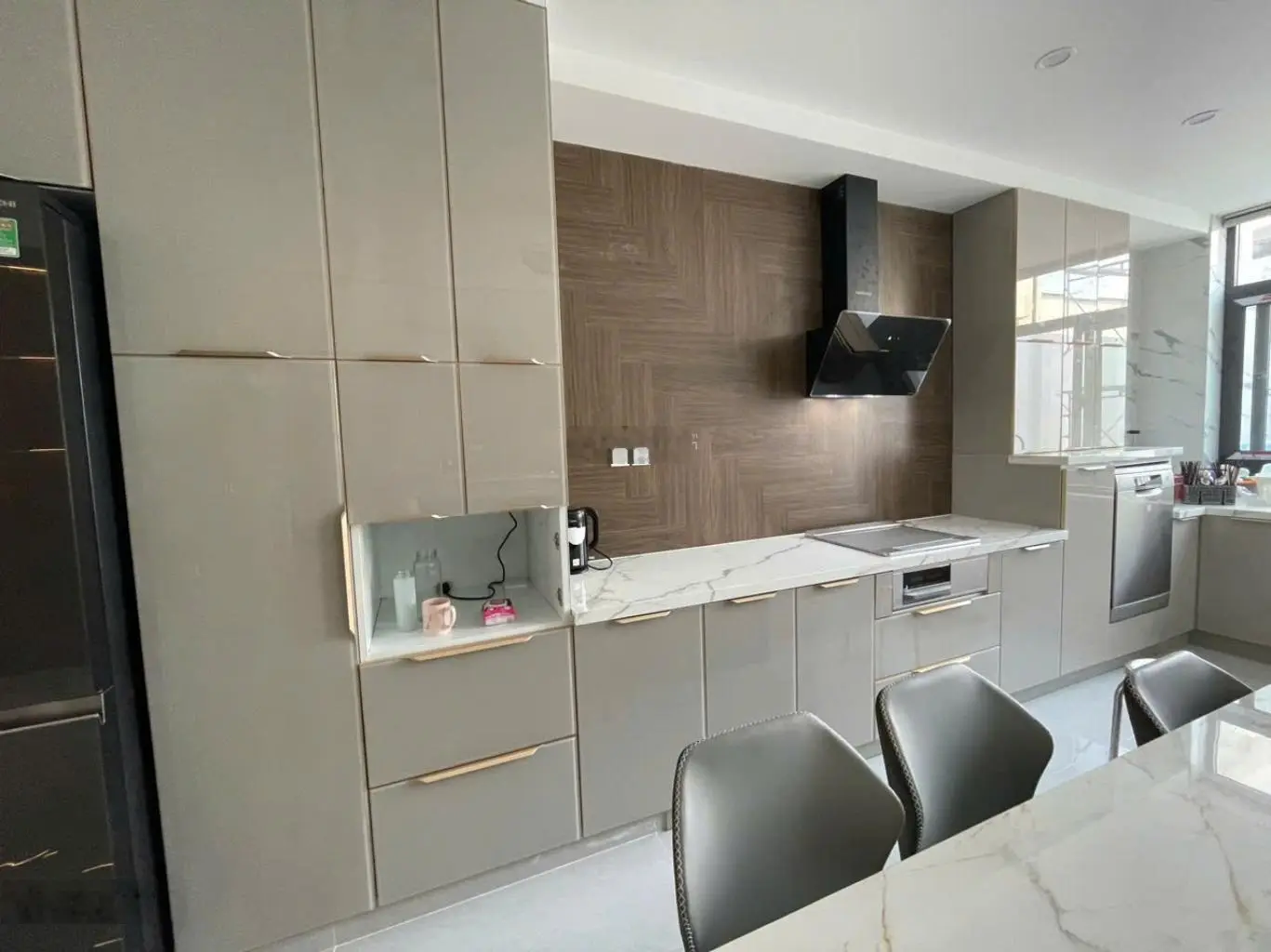 Siêu phẩm mặt tiền kinh doanh - nhà cực đẹp full nội thất 137m2 - giá cực rẻ, Phước Long B, Q.9