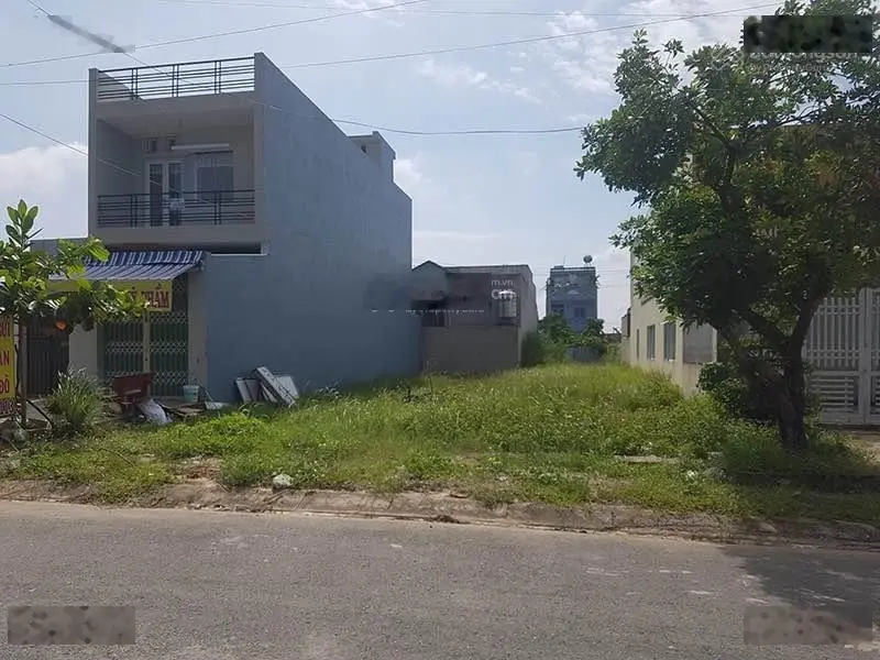 Bán nhanh lô đất MT đường Mậu Thân 2, Phường 3, gần Vincom Plaza Vĩnh Long. DT 100m2/700tr, SHR