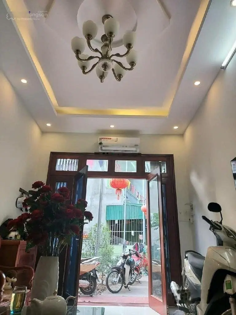 Nhà 4 Tầng, ở ngay , Trung tâm Thanh Trì gần ngay Nhà thi đấu, cách ô tô 50m, giá rẻ 4.1 tỷ